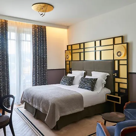 Les Roches Blanches 5* カシ
