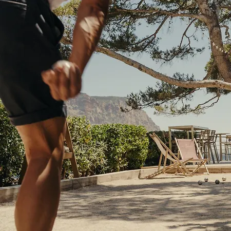 Les Roches Blanches קסיס