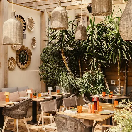 Les Roches Blanches 5* קסיס