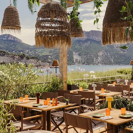 Les Roches Blanches 5*