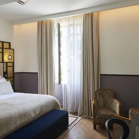 Les Roches Blanches קסיס