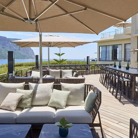 Les Roches Blanches מלון