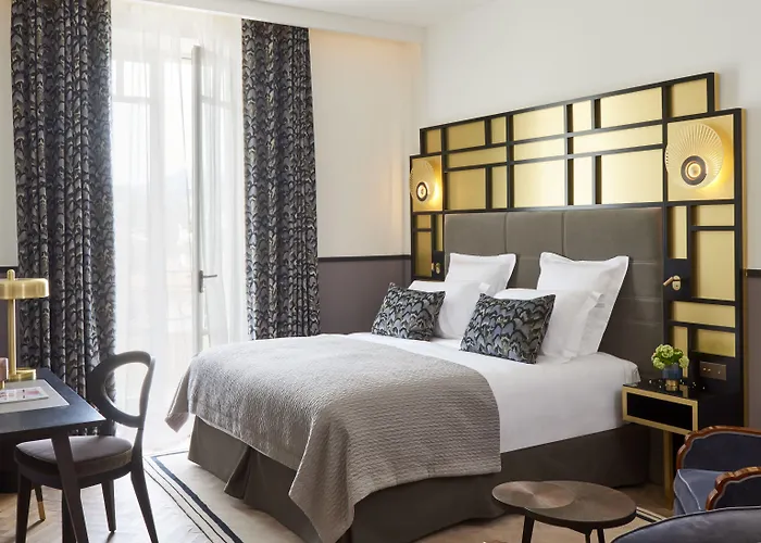 Les Roches Blanches Szálloda 5*