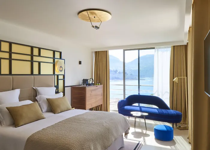 Les Roches Blanches Szálloda 5*