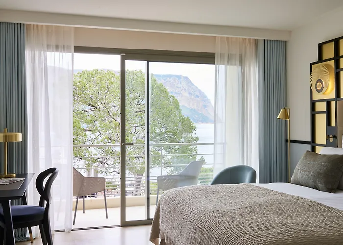 Les Roches Blanches 5*