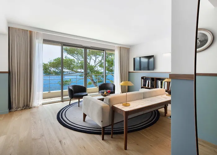 Les Roches Blanches Hotel