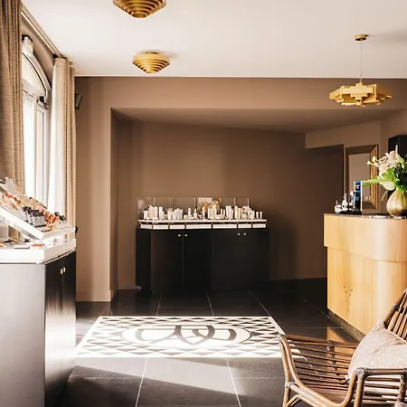 Отель Les Roches Blanches 5*