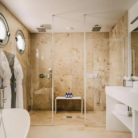Les Roches Blanches Hotel 5*