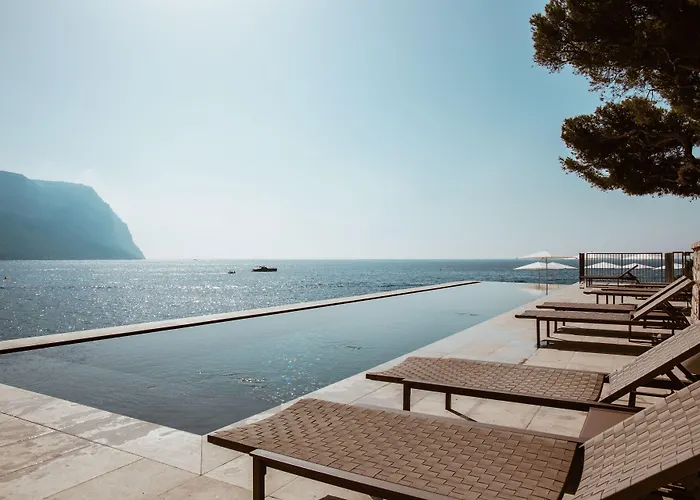 Les Roches Blanches Отель Каси